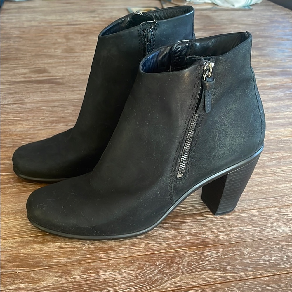 Elegant Black Ankle Boots